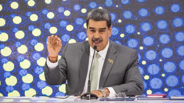 Maduro moviliza al Ejército y anuncia la anexión por ley del Esequibo