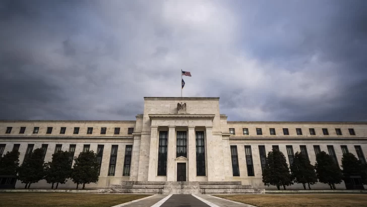 La Fed cierra 2023 con los tipos en máximos en EE.UU. ¿Cuándo volverán a bajar?