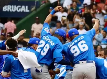 Tigres sacan distancia de Águilas en carrera por la postemporada