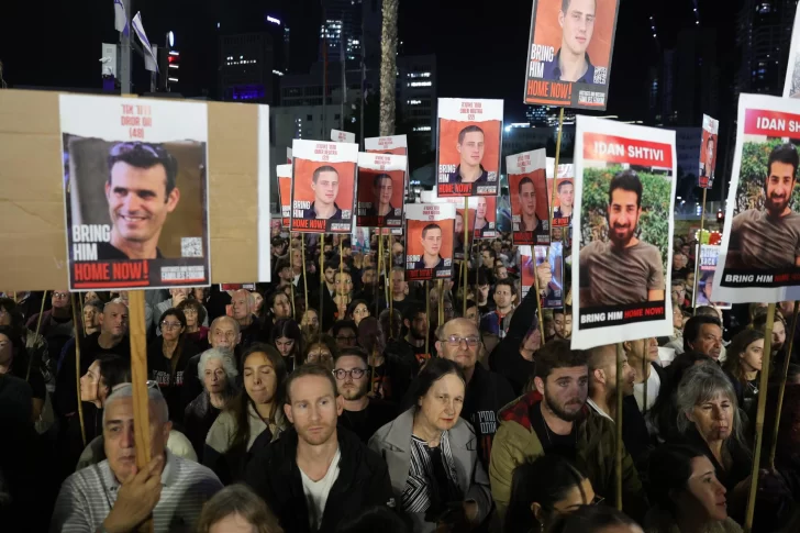 Israelíes 'gobernados por idiotas' exigen elecciones y liberación de rehenes