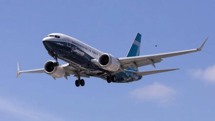 La atribulada historia de los aviones Boeing 737 Max que las autoridades de EE.UU. inmovilizaron tras el incidente de Alaskan Airlines