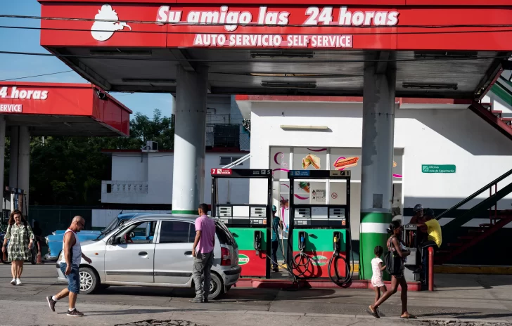 Cuba sube en más del 500 % gasolina regular y diésel