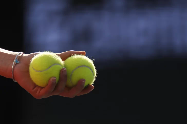 ATP y WTA anuncian nueva normativa para finales tardíos y una revisión de pelotas