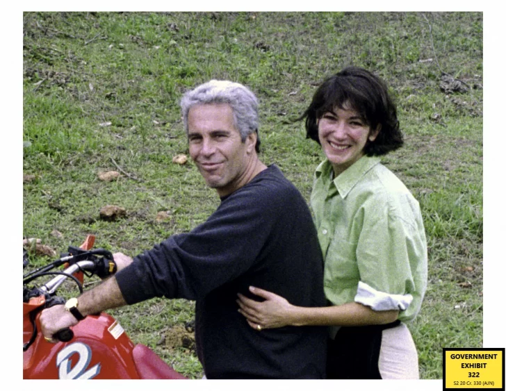 Trump enfrenta la furia de sus seguidores tras el carpetazo al caso Epstein