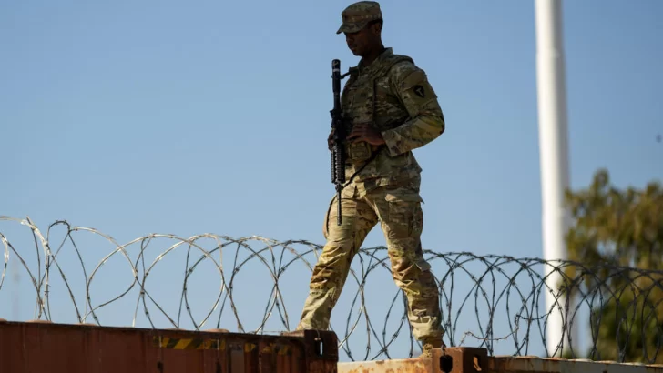 Corte Suprema estadounidense permite cortar el alambre de púas en la frontera con México