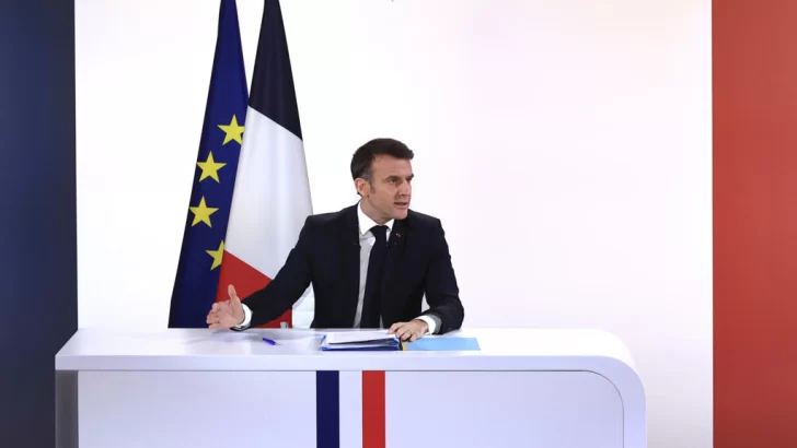 El presidente Macron apuesta por la ‘autoridad’ y el ‘orden’ para relanzar su mandato