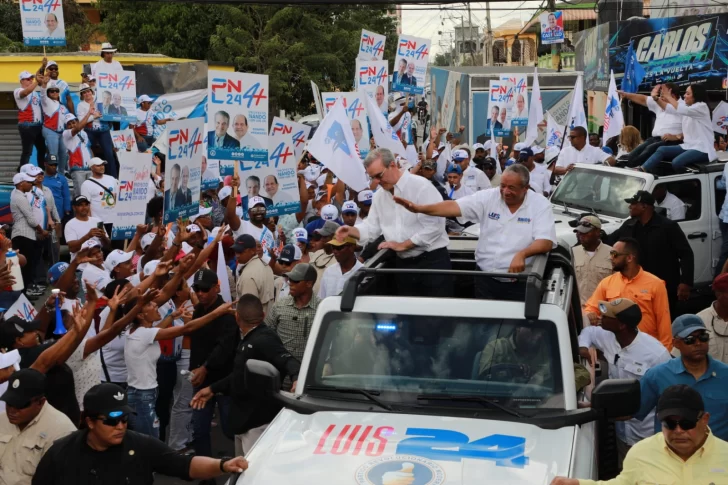 Abinader encabeza dos multitudinarias caravanas en el Este