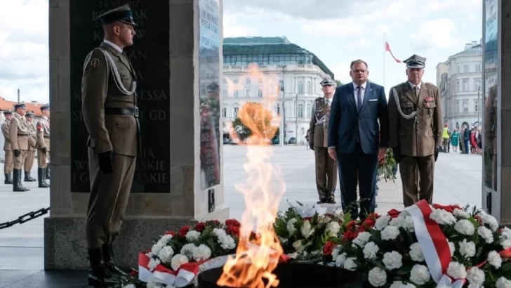 Polacos insisten Alemania debe indemnizarlos por II Guerra Mundial