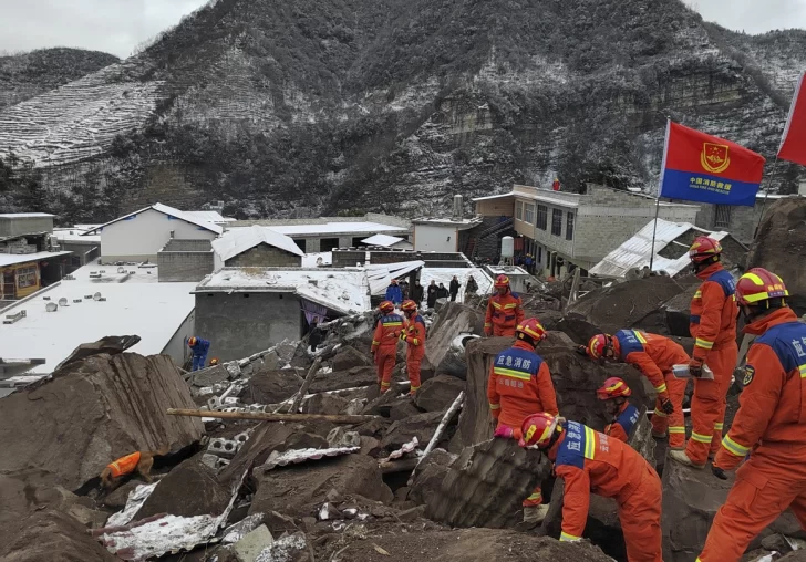 Al-menos-47-personas-sepultadas-por-un-deslizamiento-de-tierra-en-Yunnan-China-728x508