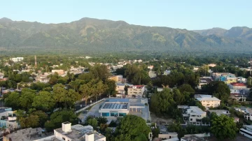 BPD_003-Sucursal-de-Bonao-del-Banco-Popular-Dominicano-con-paneles-solares-728x409