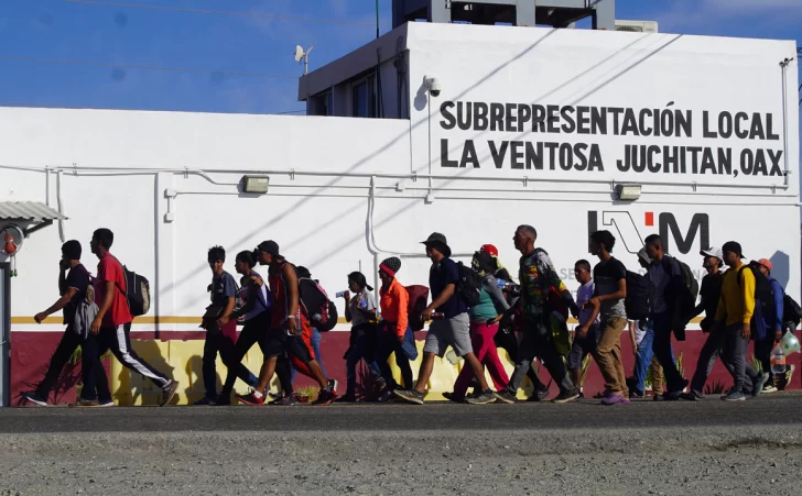 Caravana-de-migrantes-avanza-por-estado-mexicano-de-Oaxaca-donde-permanecera-tres-dias1-728x451