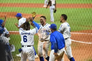 Adames pega jonrón dentro del parque y Tigres dan alcance a Estrellas en la semifinal