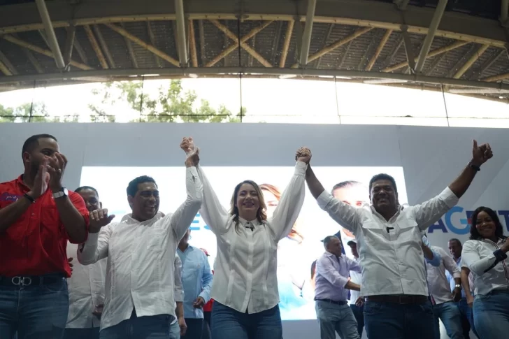Gloria Reyes proclama que el gobierno de Luis Abinader 'cambió el rostro' de Los Alcarrizos