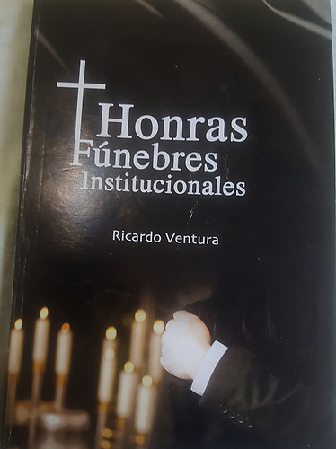 Ricardo Ventura, con sus 'Honras fúnebres', levanta las manos por los muertos