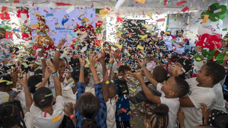 Voluntariado Banreservas celebra fiesta navideña infantil en El Dique 