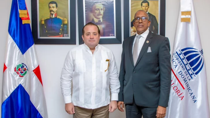 José Ignacio Paliza visita Contraloría General de la República para finalizar procesos de auditorias a su gestión