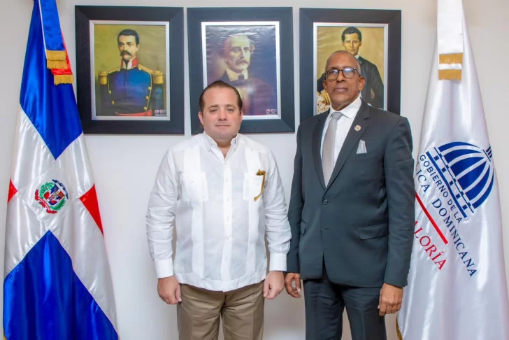 José Ignacio Paliza visita Contraloría General de la República para finalizar procesos de auditorias a su gestión