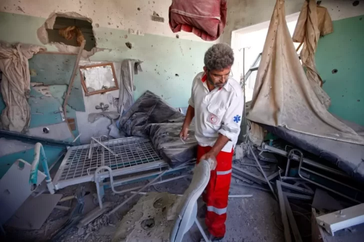 Israel obliga a 600 pacientes y al personal evacuar otro hospital en Gaza
