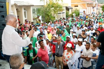 Miguel Vargas dice que para los más necesitados es imposible comprar 'las tres calientes'