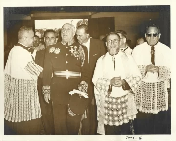 Monsenor-Panal-a-la-izquierda-de-Trujillo-durante-su-visita-a-La-Vega-el-29-de-diciembre-de-1957.-A-la-izquierda-de-Monsenor-Panal-Monsenor-Federico-Henriquez--728x583