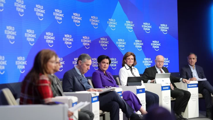 Vicepresidenta Raquel Peña afirma en Davos que combate a corrupción atrae inversiones a República Dominicana