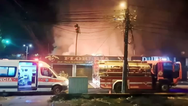 Tres fallecidos y 11 heridos en incendio 