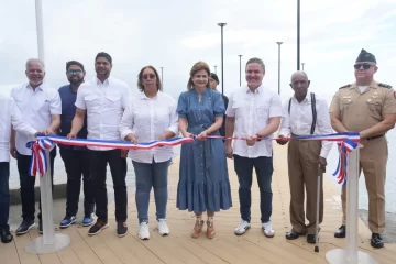 Vicepresidenta y Apordom inauguran muelle pesquero en Sabana Grande de Palenque