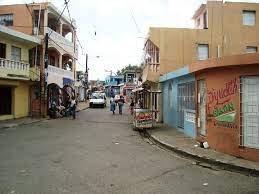 Vecinos de Villa Duarte declaran barrio en 'estado de emergencia' por el azote de banda de atracadores