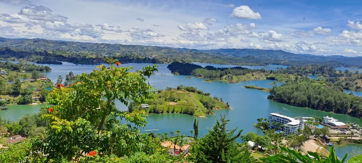 Vista-de-la-Represa-Medellin-Colombia-728x328