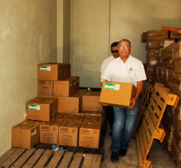 Productores de tabaco reciben donación de insecticidas