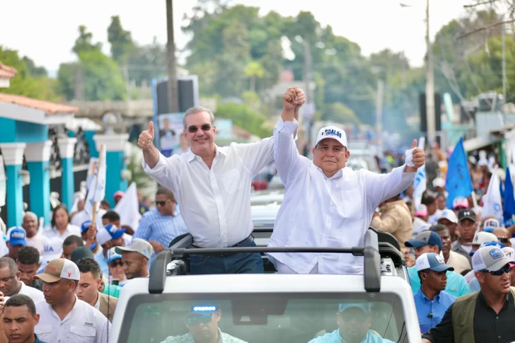 'Volveremos a ganar' dicen azuanos a Luis Abinader