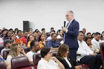 Superintendencia de Bancos imparte charla de educación financiera a más de 1,700 jóvenes 