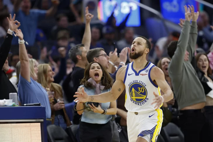 Stephen Curry amplía su contrato con los Warriors hasta los 39 años