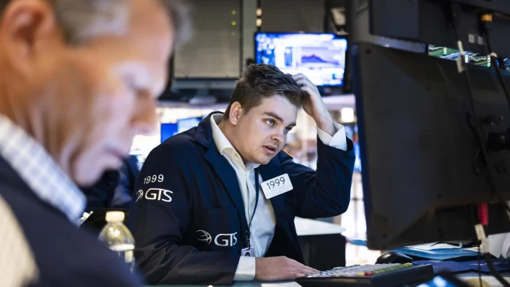 Wall Street cierra mixto el día en semana de ganancias