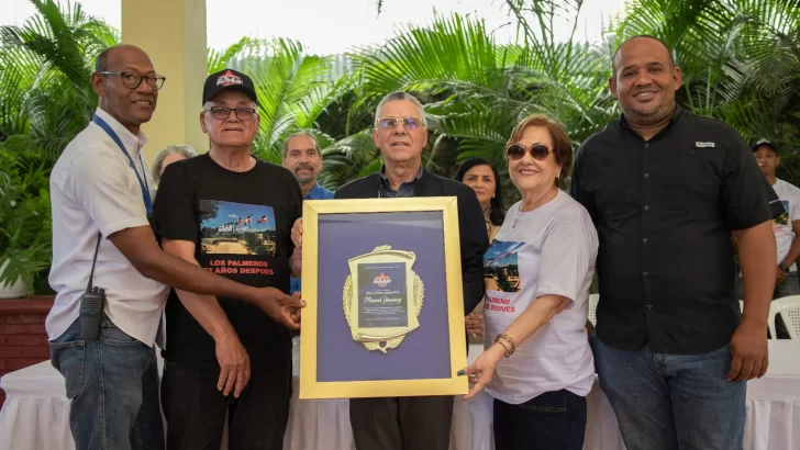 Fundación Amaury Germán Aristy reconoce al alcalde Manuel Jiménez