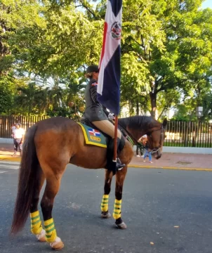 Realizan exhibición y cabalgata duartiana en la Zona Colonial