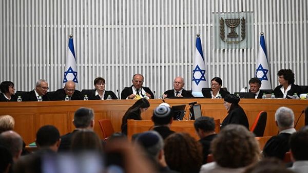 Ministro de Netanyahu acusa al Supremo de Israel de 'arrogarse todos los poderes'