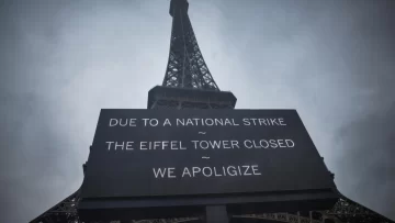 En París, la Torre Eiffel cierra por quinto día consecutivo En París, la Torre Eiffel cierra por quinto día consecutivo