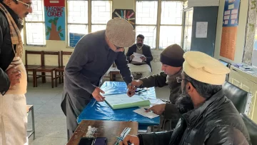Pakistán: más de 128 millones de electores llamados a las urnas, internet suspendido