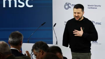 Zelenski reclama más armas y munición tras la retirada de las tropas ucranianas de Adviivka