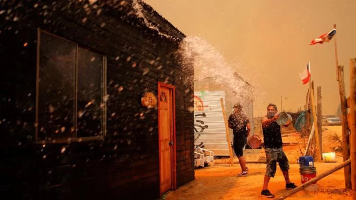 Por qué los incendios en Chile que dejan más de 100 muertos fueron tan destructivos