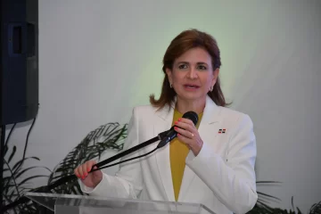 Raquel Peña reafirma su compromiso por el sector tabaquero en Santiago