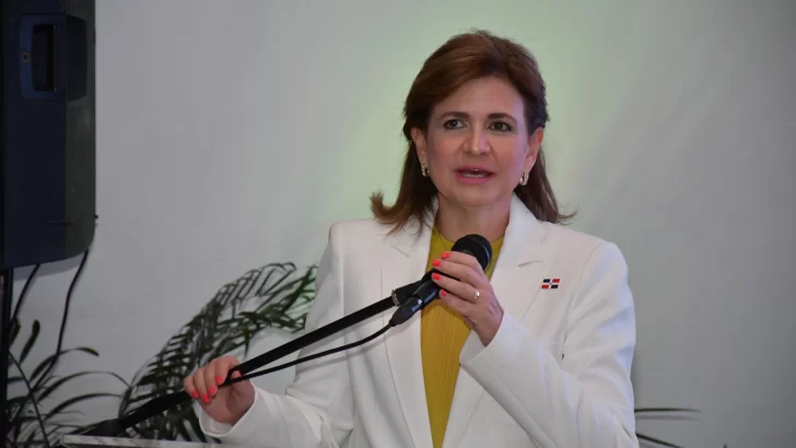 Raquel Peña reafirma su compromiso por el sector tabaquero en Santiago