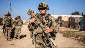 EE.UU. lanza ataques contra objetivos vinculados con Irán en Irak y Siria y Bagdad advierte de 'consecuencias desastrosas' para la región