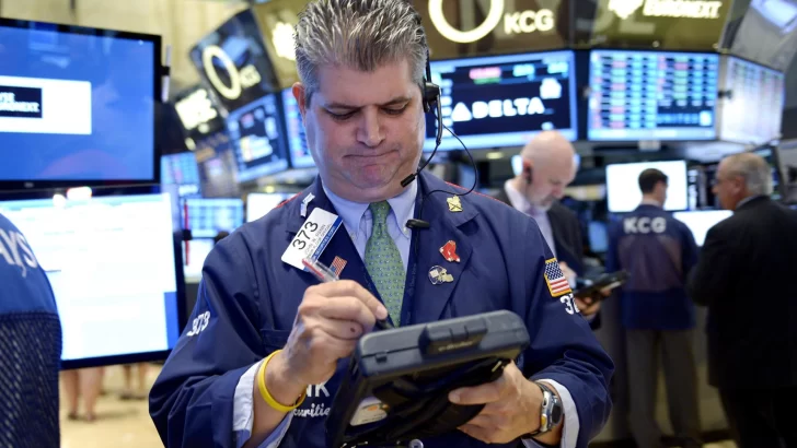 Wall Street abre en rojo y el Dow Jones baja un 0.27%