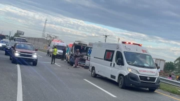 Accidente en Guayacanes entre un camión, un carro y un autobús