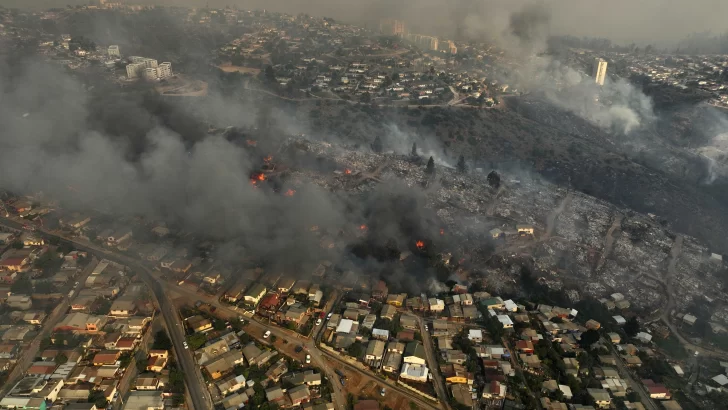 Boric confirma 46 muertos en incendios y teme que cifra aumente