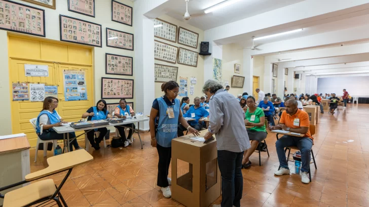 PRM celebra victoria en las municipales, FP expresa quejas