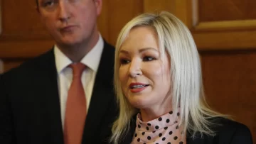 Irlanda del Norte: la republicana Michelle O’Neill fue designada jefa de gobierno