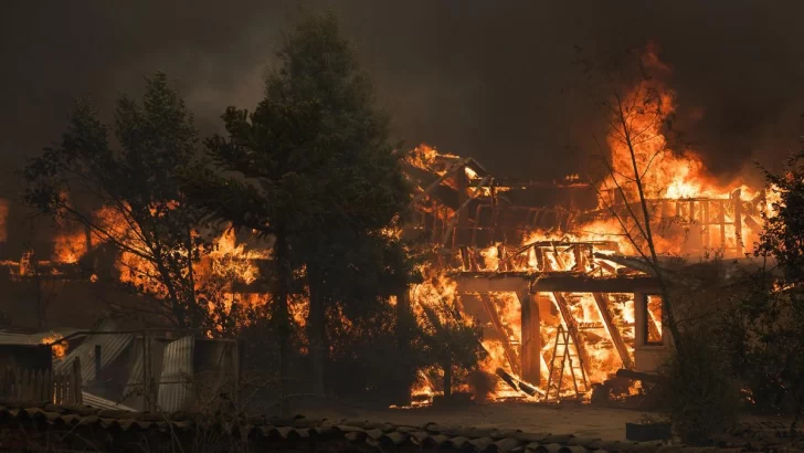 Al menos 10 muertos dejan voraces incendios en Chile